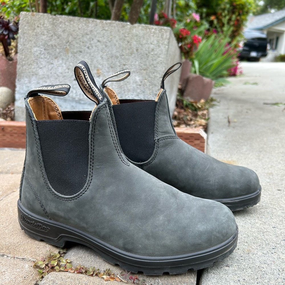 Grey Blundstones W7.5 like new!!